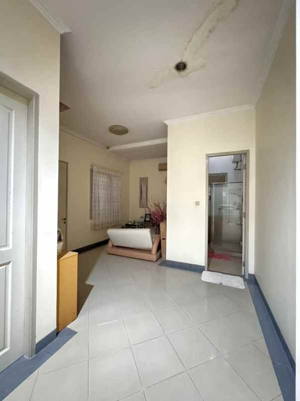 dijual rumah lt 200 m2 di cideng jakarta pusat