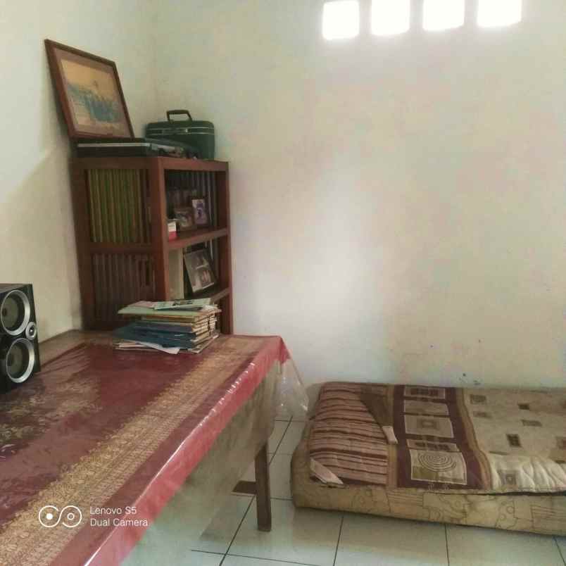 dijual rumah luas asri dan nyaman dekat setu babakan