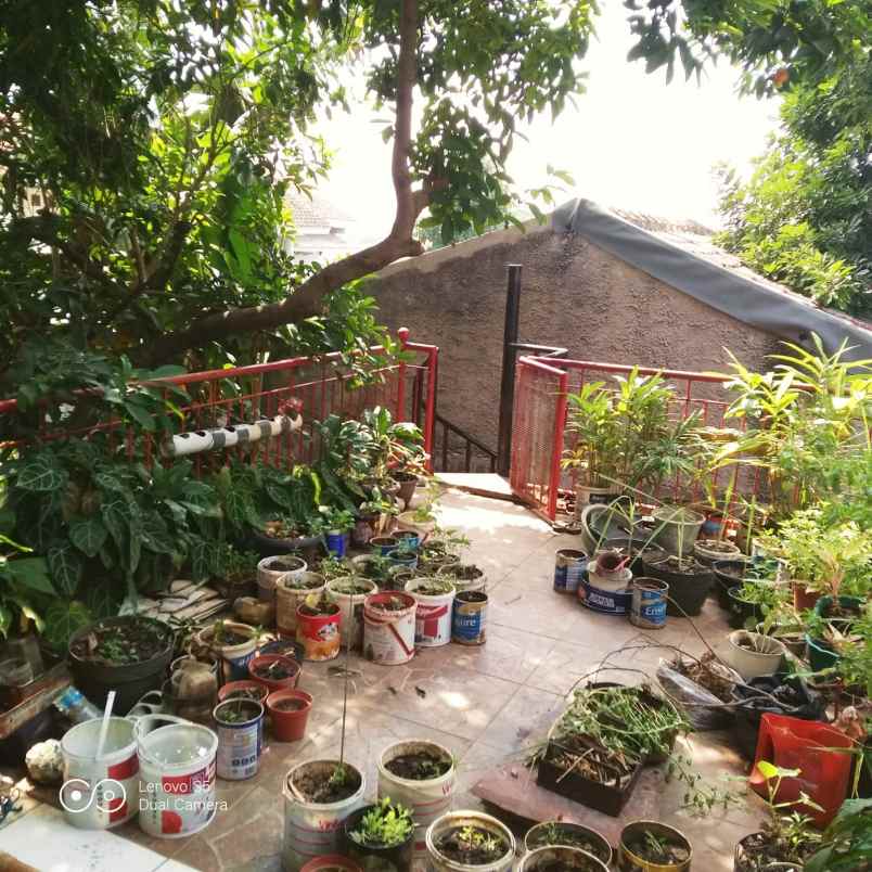 dijual rumah luas asri dan nyaman dekat setu babakan