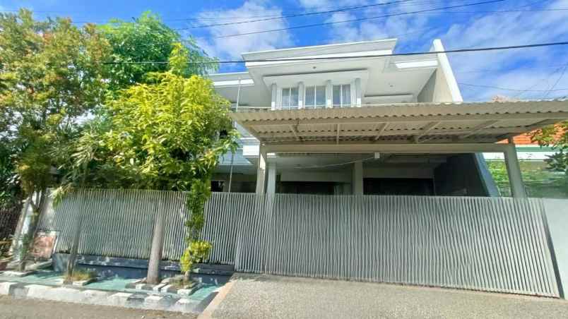 dijual rumah manyar kartika