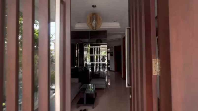 dijual rumah manyar kartika