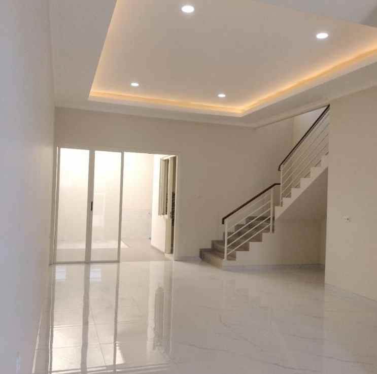 dijual rumah manyar kertoadi