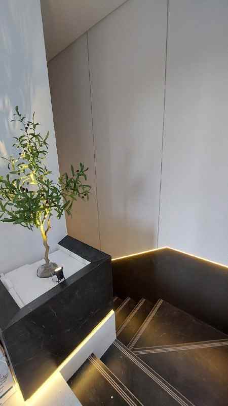 dijual rumah manyar kertoadi