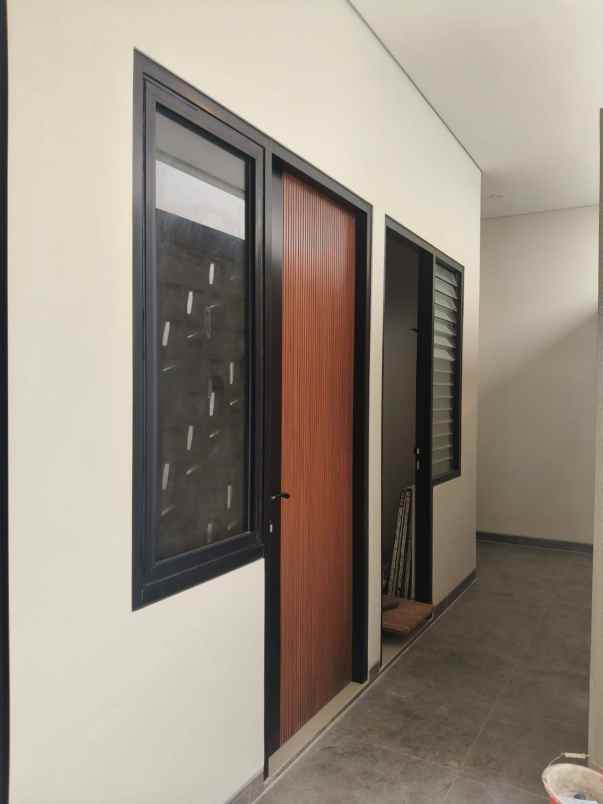 dijual rumah manyar kertoarjo