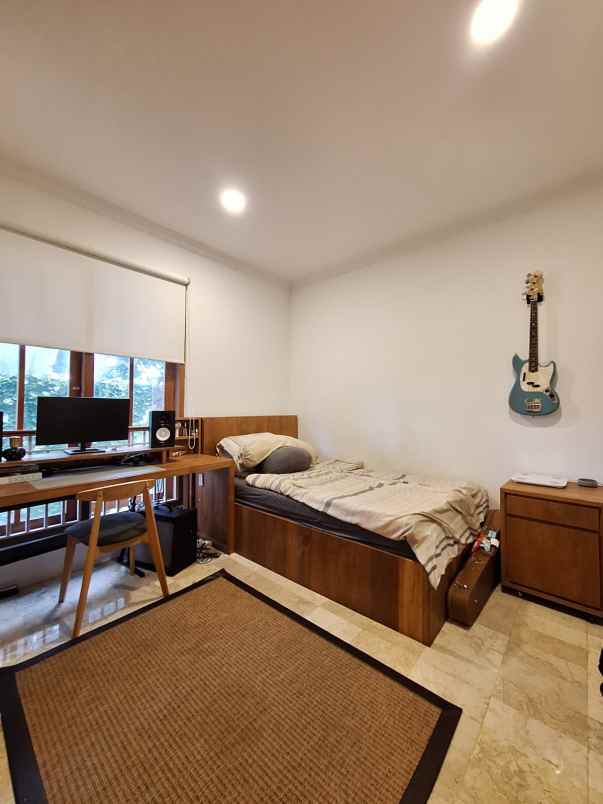 dijual rumah margasatwa raya cilandak