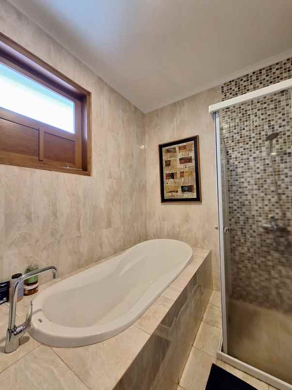 dijual rumah margasatwa raya cilandak