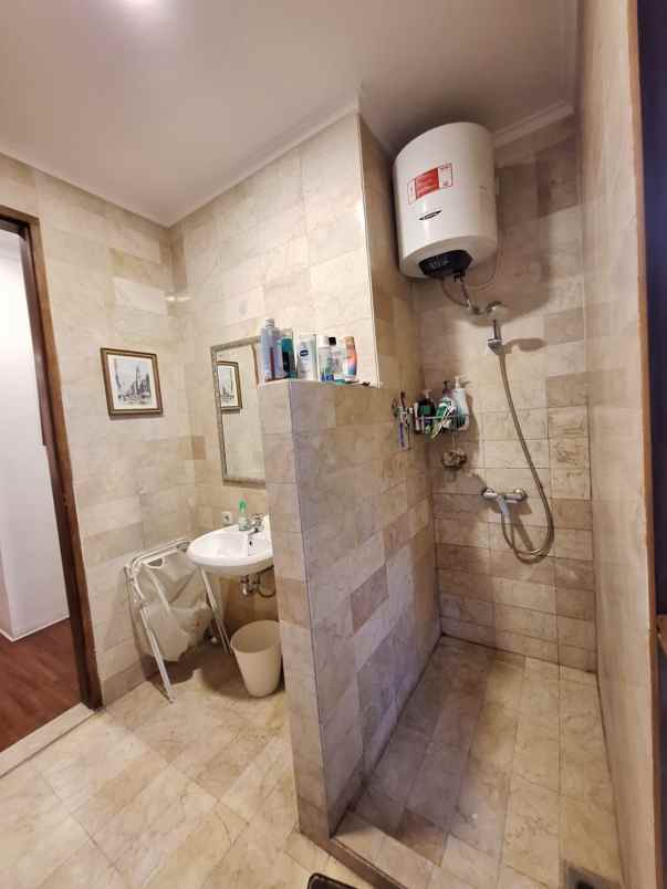 dijual rumah margasatwa raya cilandak