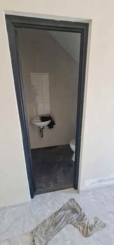 dijual rumah medokan ayu