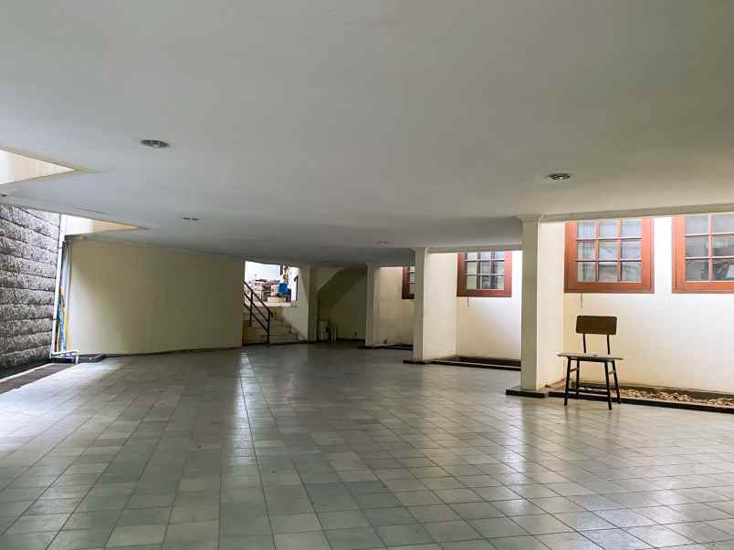 dijual rumah mega kuningan