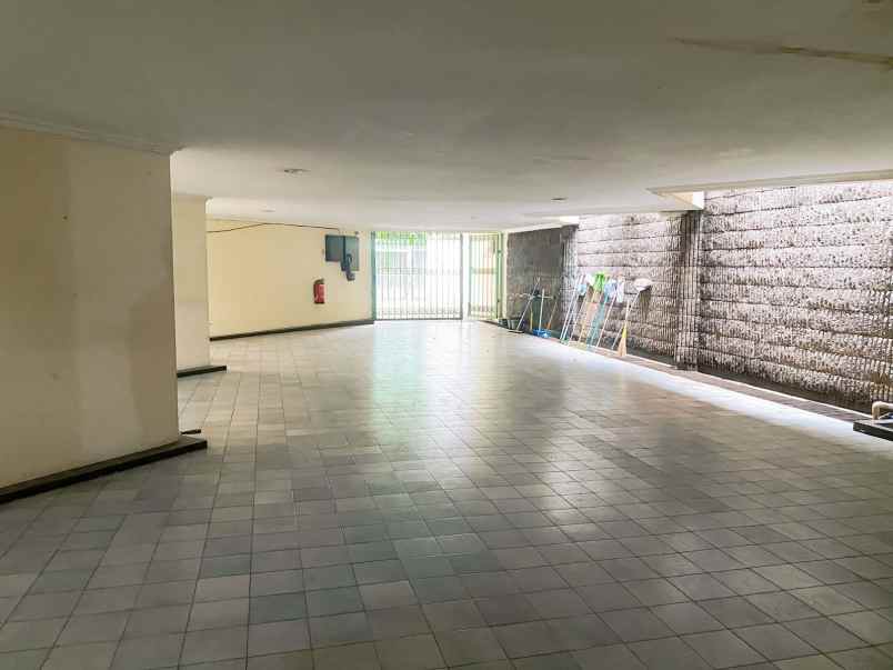 dijual rumah mega kuningan
