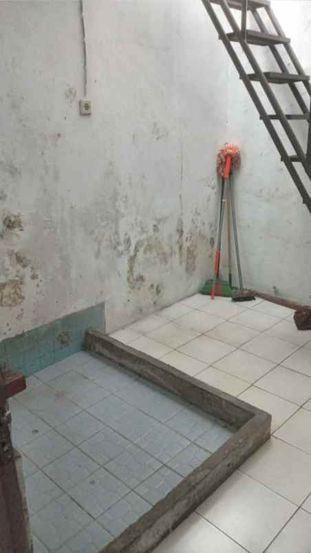 dijual rumah melong