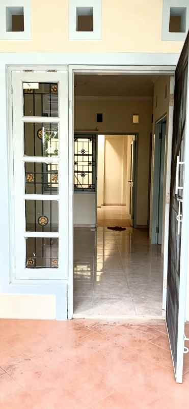 dijual rumah menteng cakung