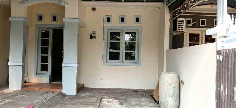dijual rumah menteng cakung