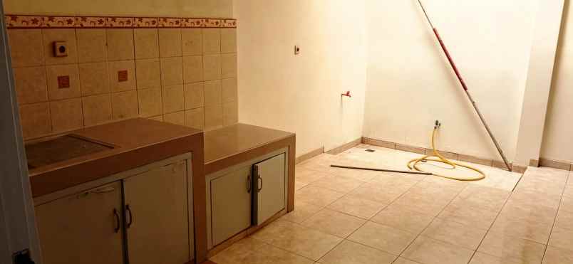 dijual rumah menteng cakung