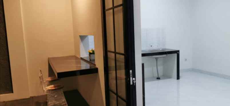 dijual rumah meruyung limo depok