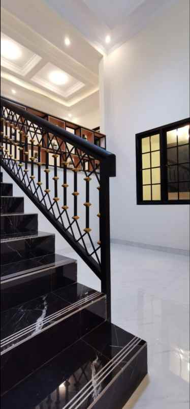 dijual rumah meruyung limo depok