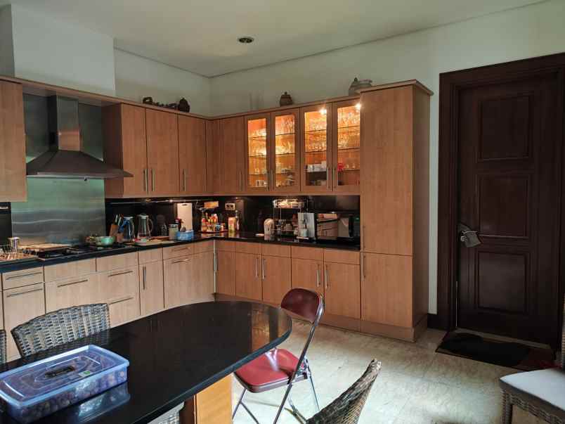 dijual rumah mewah dan luas di lebak bulus jaksel