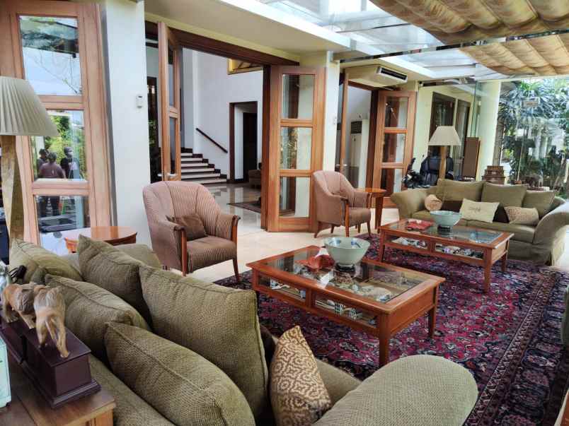 dijual rumah mewah dan luas di lebak bulus jaksel