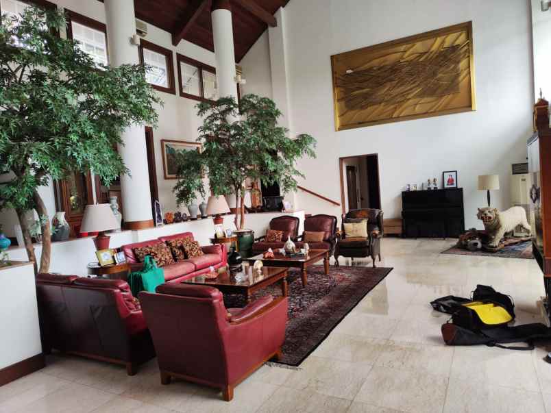 dijual rumah mewah dan luas di lebak bulus jaksel