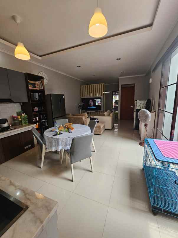 dijual rumah mewah di buah batu margawangi bandung