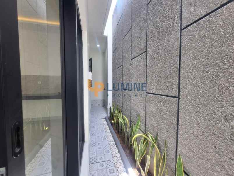 dijual rumah minomartani