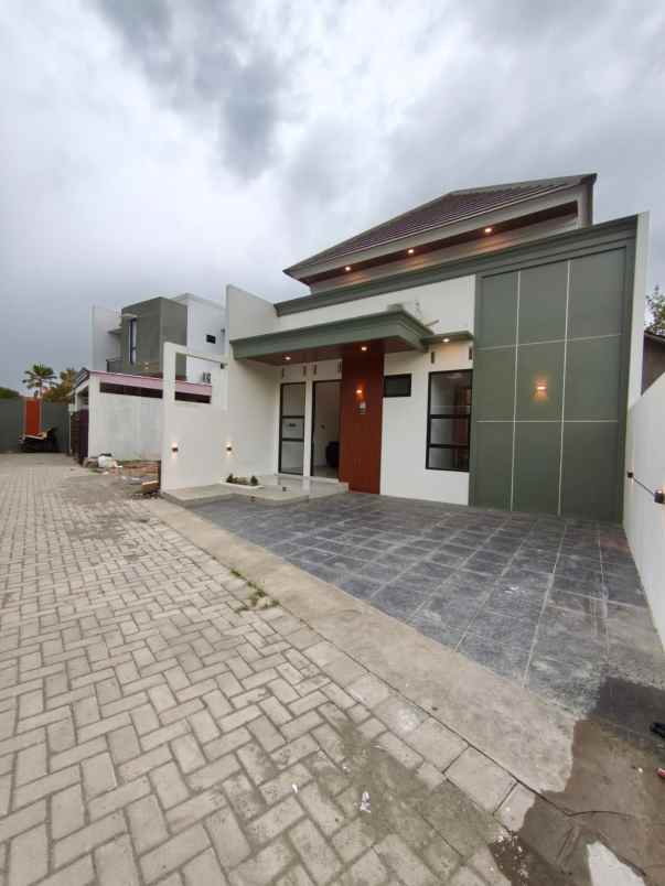 dijual rumah mlati