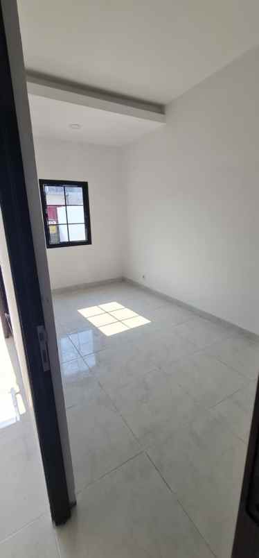 dijual rumah modern tengah