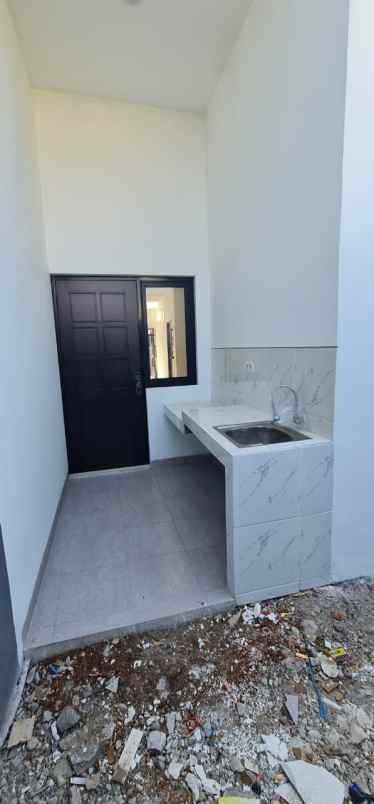 dijual rumah modern tengah