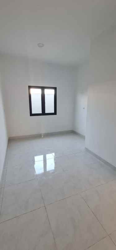 dijual rumah modern tengah