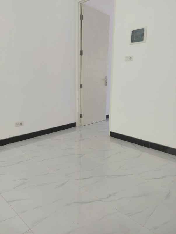 dijual rumah mulyosari