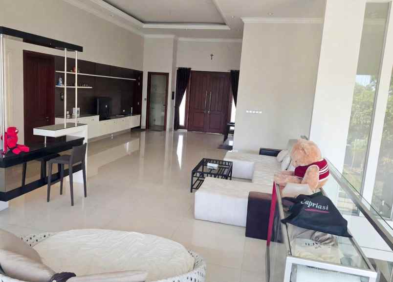 dijual rumah newton hill citraland