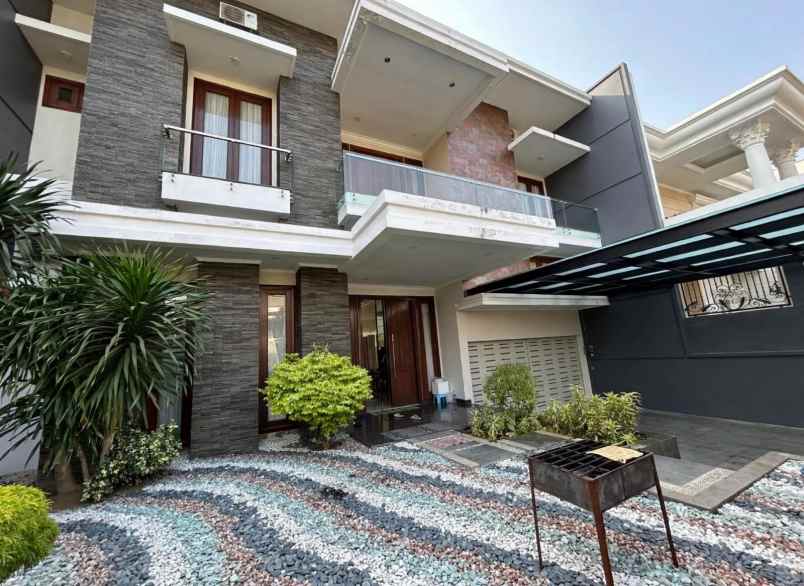 dijual rumah newton hill citraland