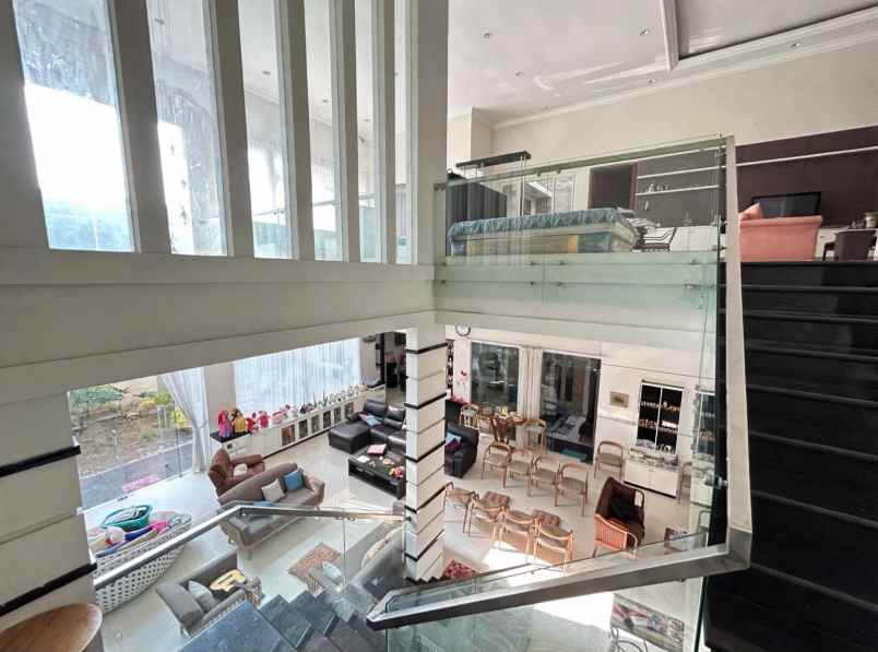 dijual rumah newton hill citraland