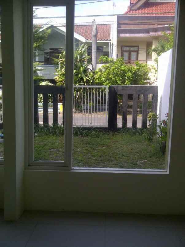 dijual rumah nginden intan