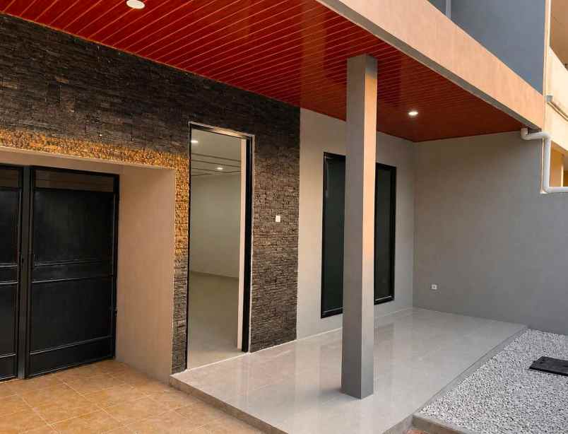 dijual rumah nginden intan permai kec