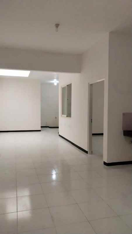 dijual rumah nirwana eksekutif