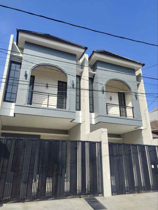 dijual rumah nirwana eksekutif