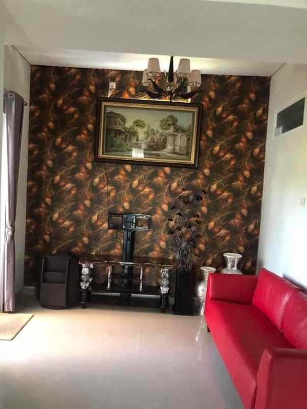 dijual rumah nogotirto