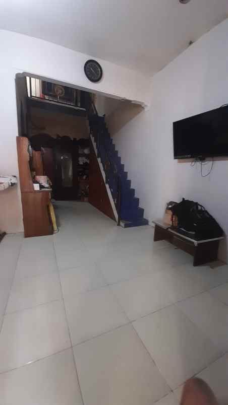 dijual rumah pacar kembang