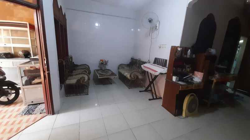 dijual rumah pacar kembang