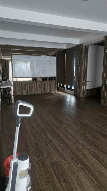 dijual rumah pakuwon city