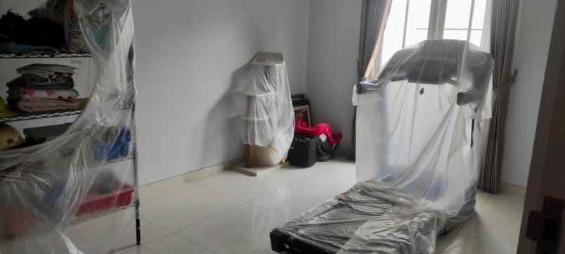 dijual rumah pakuwon city imperial beach