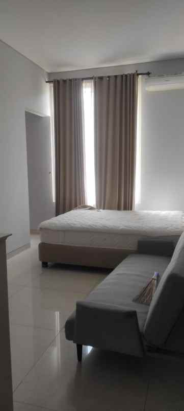 dijual rumah pakuwon city imperial beach