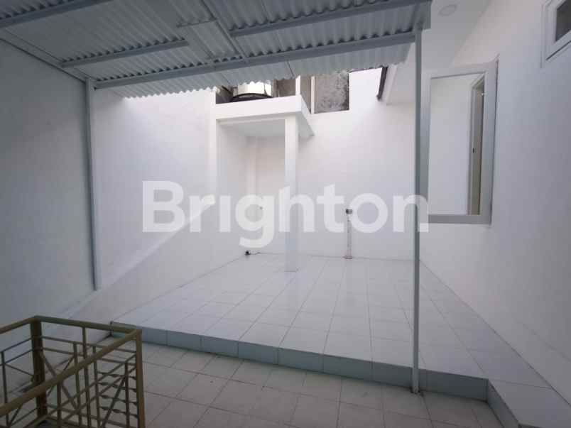 dijual rumah pakuwon city taman mutiara