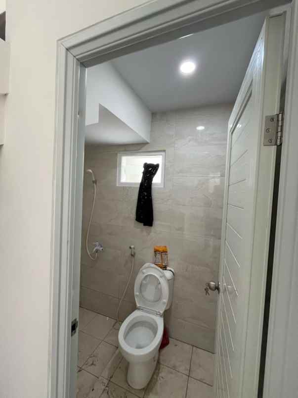 dijual rumah pancoran mas depok