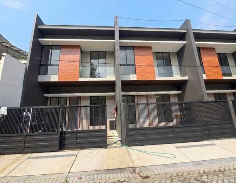 dijual rumah panjang jiwo permai