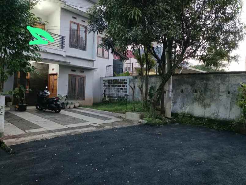 dijual rumah parakan saat
