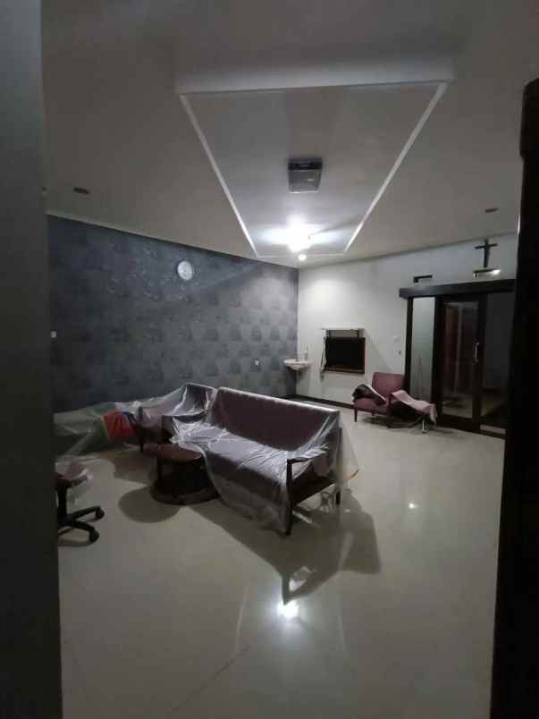 dijual rumah parakan saat