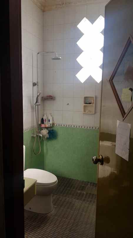 dijual rumah penjaringan sari