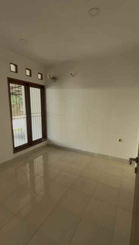 dijual rumah permata bintaro